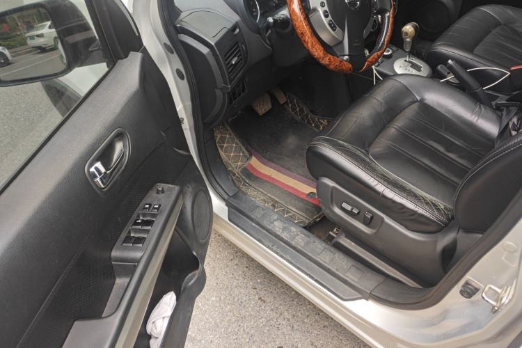 Used Nissan X-Trail 2012 2.5L CVT Luxury Edition 4WD Driver Seat