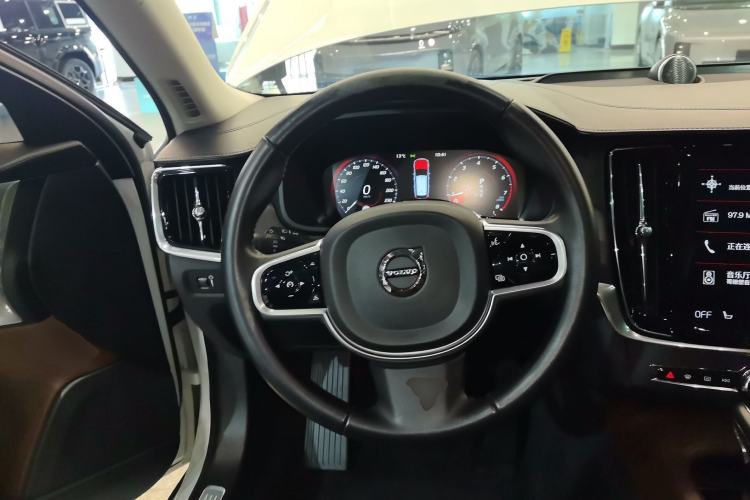 Used Volvo V90 2017 Cross Country T5 AWD Prestige Edition