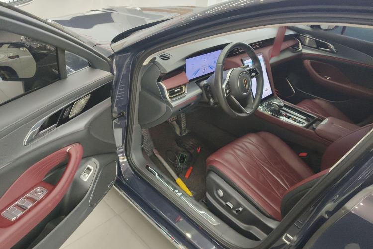 Used Hongqi H5 2024 2.0T Automatic Smart Connect Flagship Edition Driver Seat