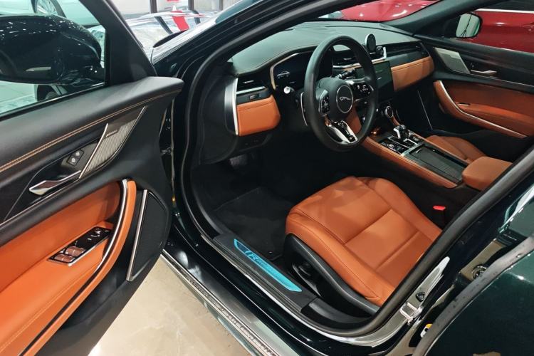 Used Jaguar XFL 2023 XFL 2.0T P250 Two-Wheel-Drive Elite Sport Edition Driver Seat