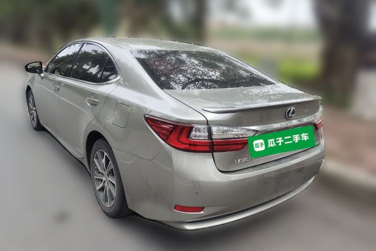 Used Lexus ES 2015 300h Comfort Edition