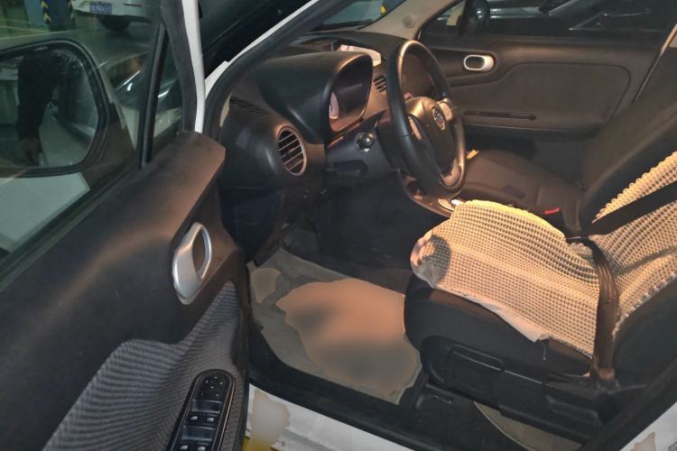 Used MG 3 2014 1.5L AMT Elite Edition Driver Seat