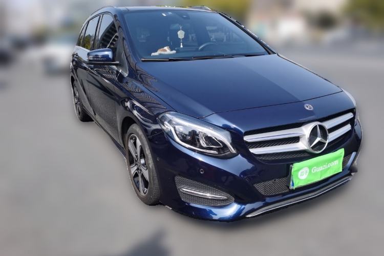 Used Mercedes-Benz B-Class 2017 B 200 Fashion Model Front Right 45 Deg