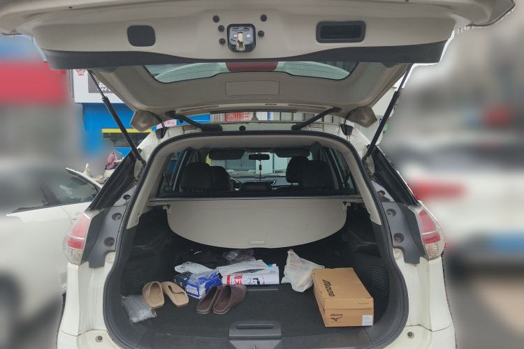 Used Nissan X-Trail 2015 2.0L CVT Comfort MAX Edition 2WD Trunk