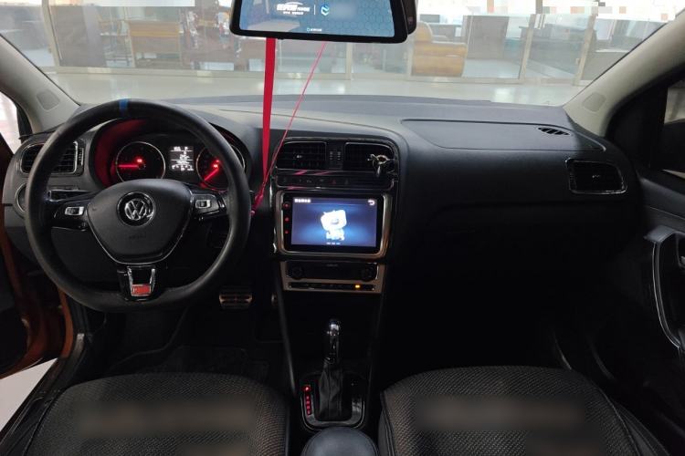 Used Volkswagen Polo 2018 1.5L Cross Polo Automatic
