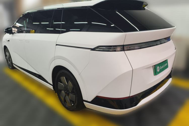 Used XPeng X9 2024 702 Ultra-Long Range Max Rear Left 45 Deg