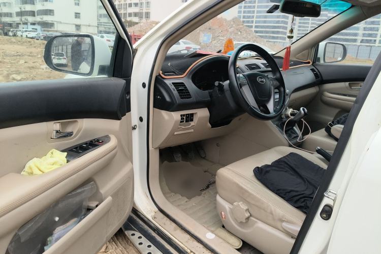 Used BYD S6 2014 2.0L Manual Luxury 5-Seater