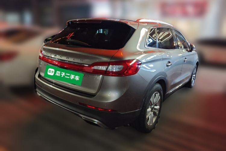 Used Lincoln MKX 2017 2.0T Two-Wheel Drive Deluxe Edition Rear Right 45 Deg