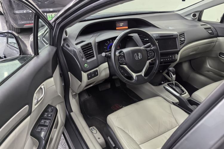 Used Honda Civic 2014 1.8L automatic luxury edition