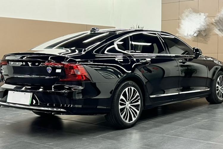 Used Volvo S90 New Energy 2024 Plug-in Hybrid Four-Wheel Drive Long-Range Zhiyi Luxury Edition
