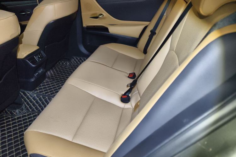 Used Lexus ES 2023 200 Excellence Edition