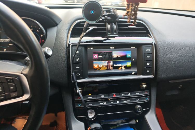 Used Jaguar F-PACE 2018 2.0T Four-Wheel Drive Urban Luxury Edition Audio And AC Panel