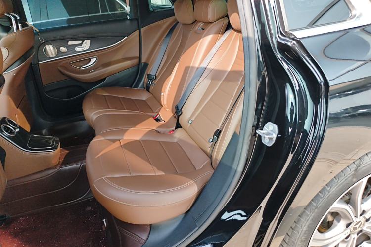 Used Mercedes-Benz E-Class 2022 Revised Version E 300 L Sport Luxury Edition Left Rear Seat