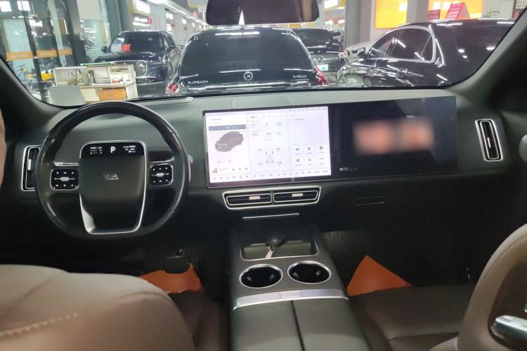 Used Li Auto L8 2023 Pro Model Center Console