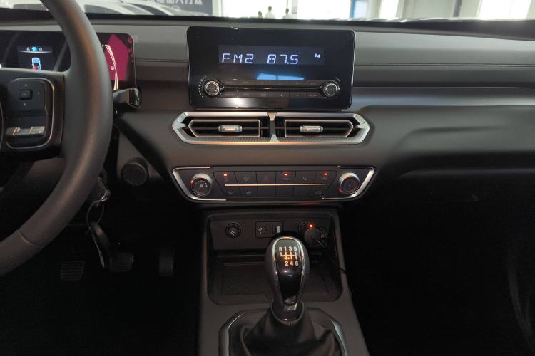 Used Great Wall King Kong Poer 2024 2.0T Manual Diesel Two-Wheel-Drive Base Edition Flatbed
