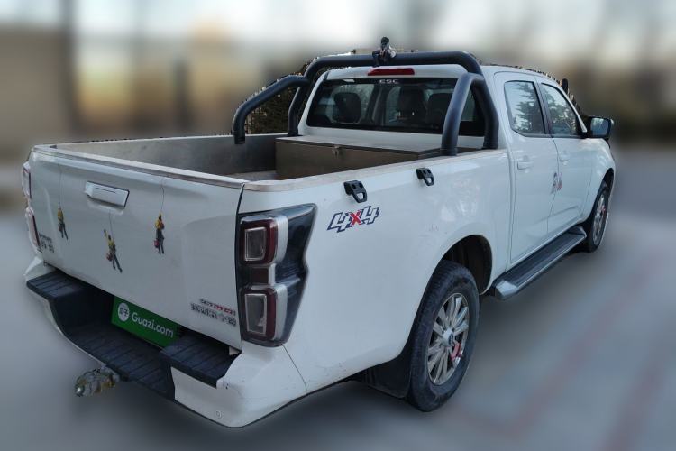 Used Isuzu D-MAX 2023 2.5T Automatic 4x4 Diesel Flagship Long Wheelbase Model