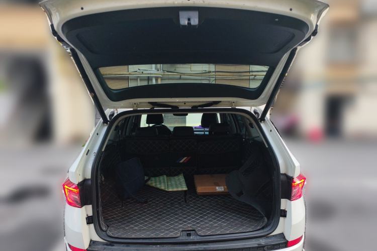 Used Skoda Kodiaq 2019 Facelifted TSI330 7-Seater Two-Wheel-Drive Luxury Enjoyment Edition China VI Standard Trunk