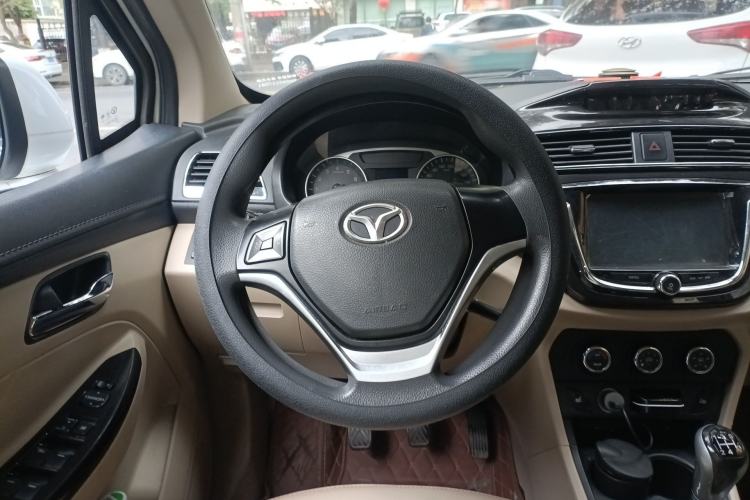 Used FAW Yingzhi 737 2015 1.5L Manual Deluxe Navigation Version
