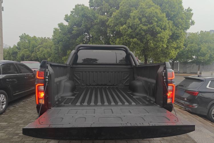 Used Great Wall Poer 2023 2.0T Commercial Version Automatic Diesel 4x4 Elite Long-Box GW4D20M
