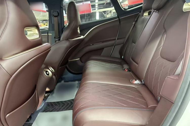 Used Avatr 11 2025 Year Updated Max Extended-Range Version Interior 3