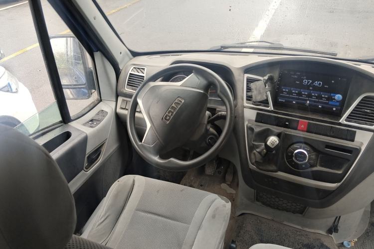 Used Iveco Power Daily 2017 2.5T Deluxe A37 High-Roof 6-7 Seater Bus 47Z5
