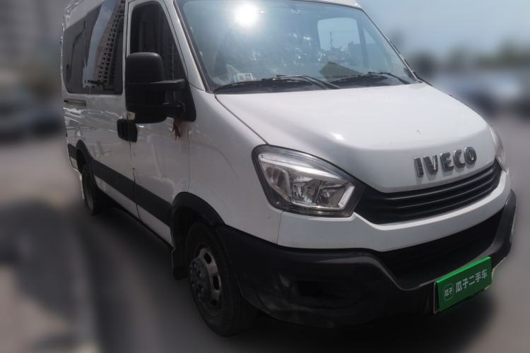 Used Iveco Eurocargo 2020 2.3T Manual Super Rui Long Wheelbase Short Overhang High Roof China VI F1A Front Right 45 Deg