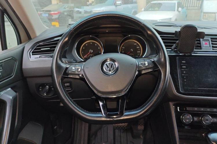 Used Volkswagen Tiguan L 2019 Revised Version 280TSI Automatic Two-Wheel Drive Panoramic Comfort Edition China VI Standard
