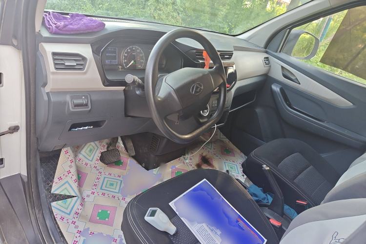 Used SAIC MAXUS EV30 2023 Pure-Electric Smart Logistics Expert with Long Wheelbase Guoxuan
