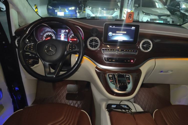 Used Mercedes-Benz V-Class 2018 V250 2.0T Middle East Version
