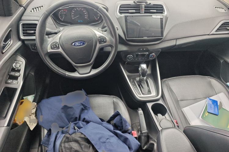 Used Ford Escort 2015 1.5L Automatic Fashion Model Center Console