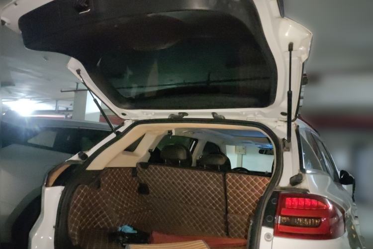 Used Geely Auto Emgrand X7 Sport 2016 2.0L Manual Smart Connect Version