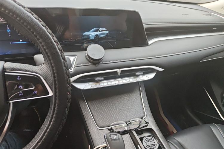 Used Venucia V 2022 260T Black Horse Edition · Idol Audio And AC Panel