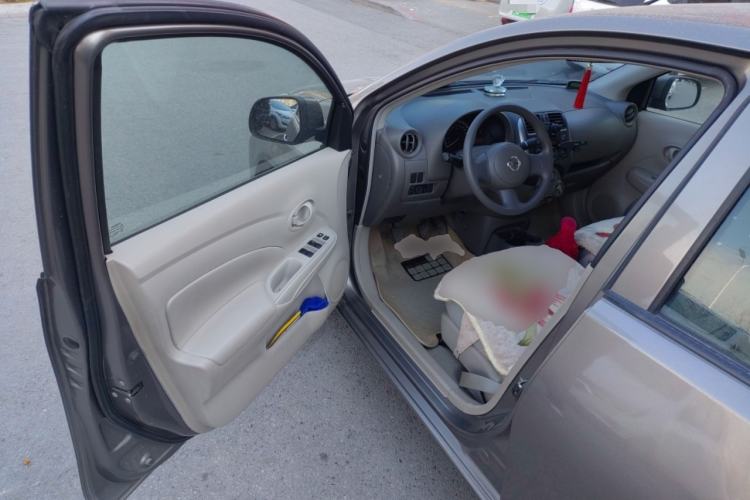 Used Nissan Sunny 2011 1.5XE Manual Comfort Edition Driver Seat