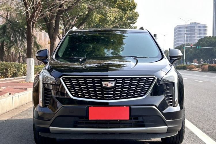Used Cadillac XT4 2022 28T Two-Wheel-Drive Luxury Version