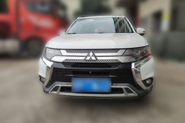 Used Mitsubishi Outlander 2019 2.4L 4x4 Zhi Xiang Edition 5 Seats China V Emission Standard