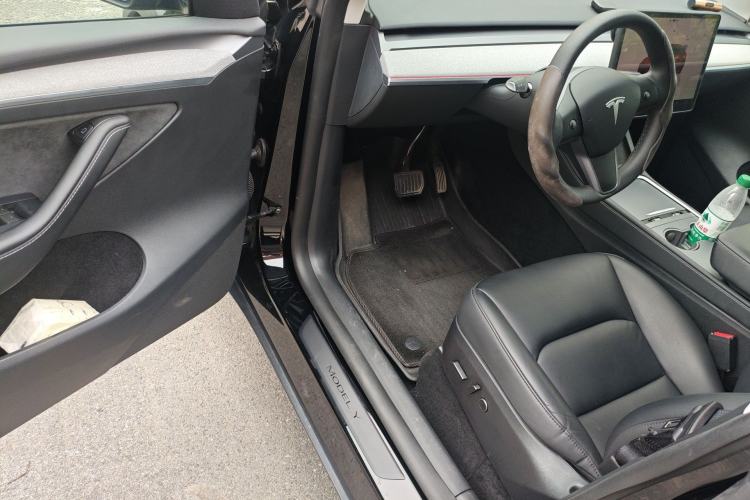 Used Tesla Model Y 2023 Rear-Wheel-Drive Version