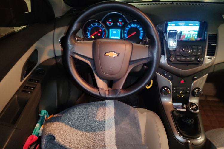 Used Chevrolet Cruze 2015 1.5L Classic SE MT
