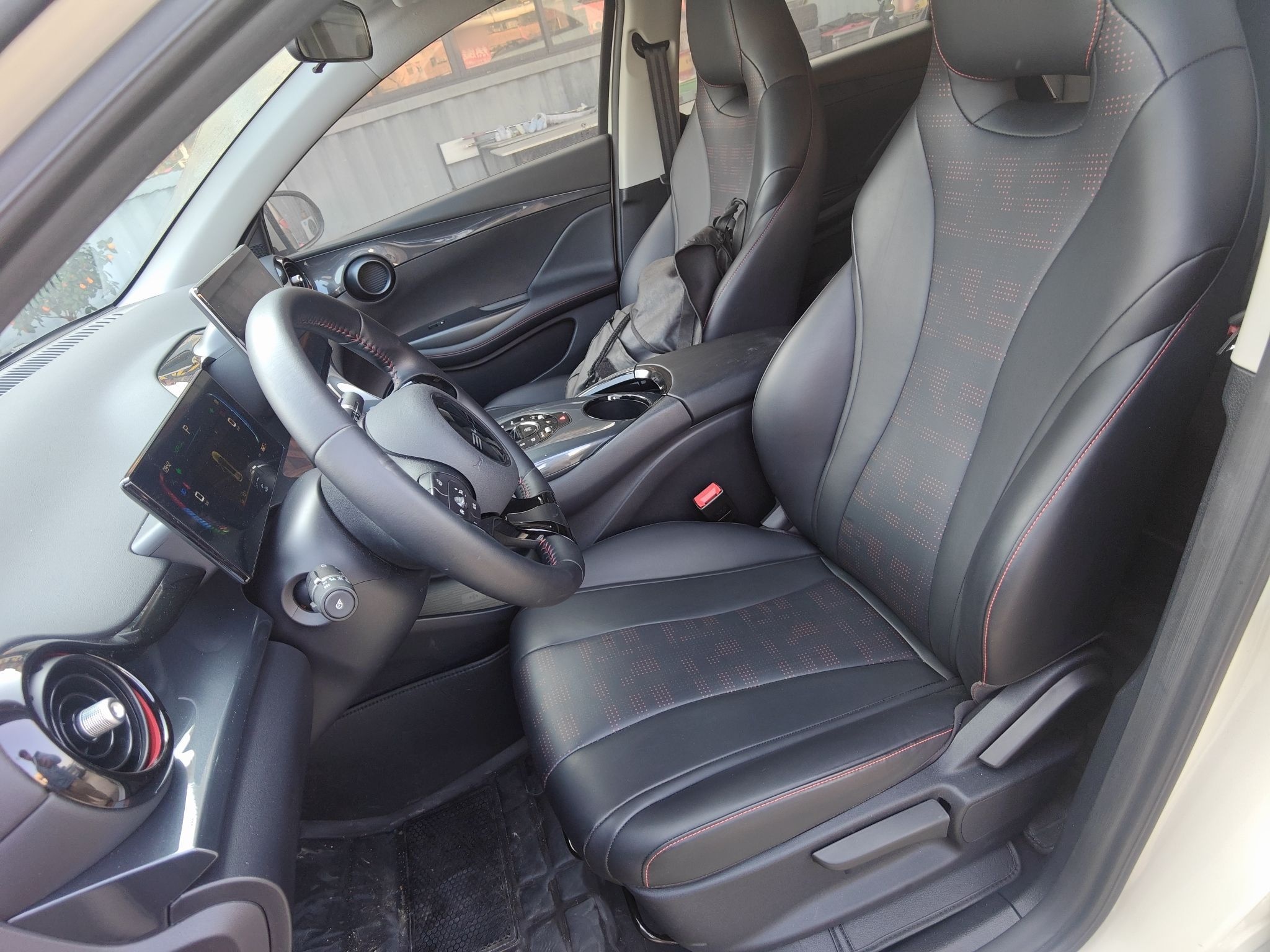 Переднее сиденье в автомобиле