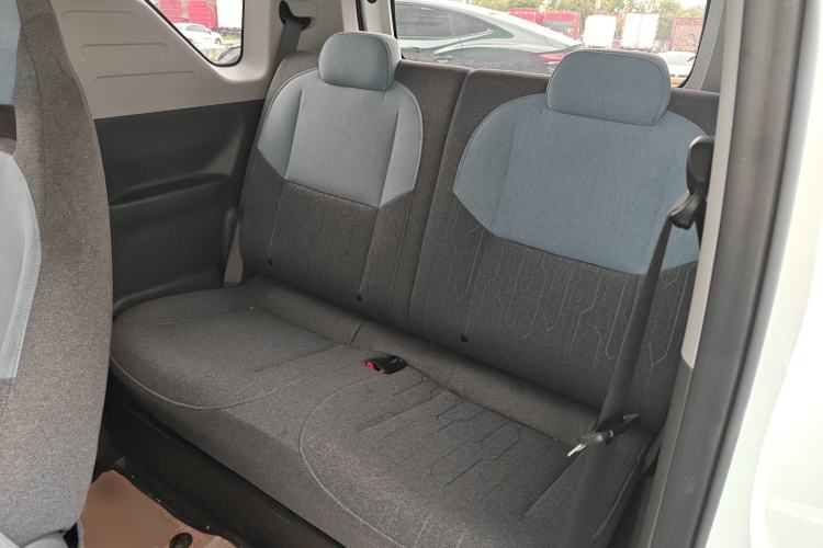 Used Geely Galaxy Panda 2023 Panda Mini 200km Endurance Bear Left Rear Seat