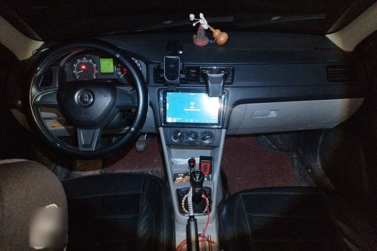 Used Skoda Rapid 2016 1.6L Manual Front-Wheel-Drive Version