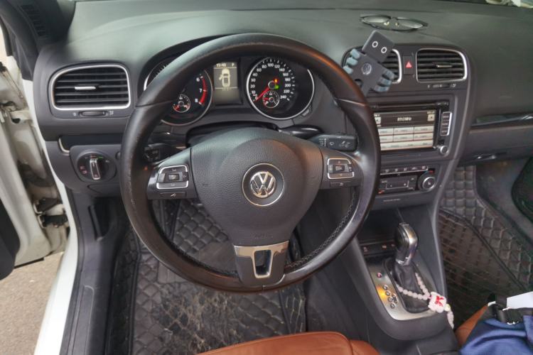 Used Volkswagen Golf 2012 1.4TSI Luxury Convertible Edition Steering Wheel