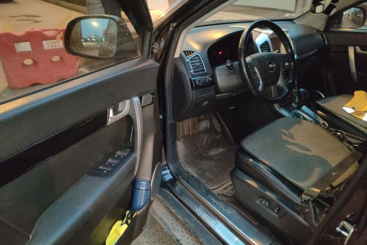 Used Chevrolet Captiva 2012 2.4L 4x4 Flagship Edition 7 Seats