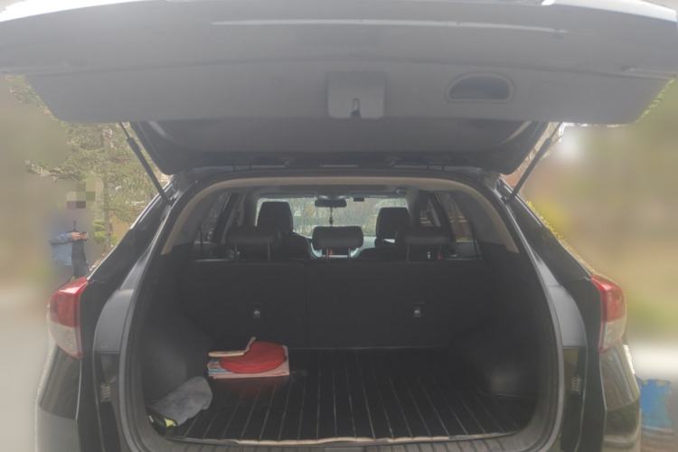 Used Hyundai Tucson 2015 2.0L Automatic Two-Wheel Drive Smart Version Trunk