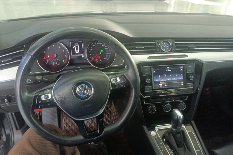 Used Volkswagen Magotan 2018 330TSI DSG Advanced Model
