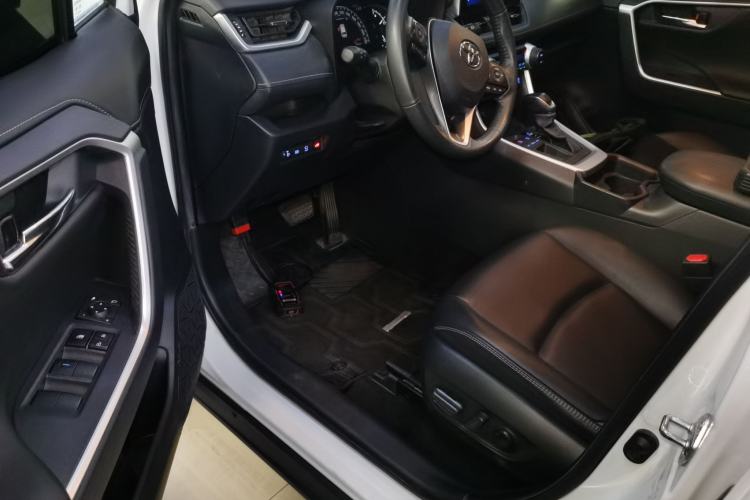 Used Toyota RAV4 2021 2.0L CVT Two-Wheel Drive Fashion PLUS Edition