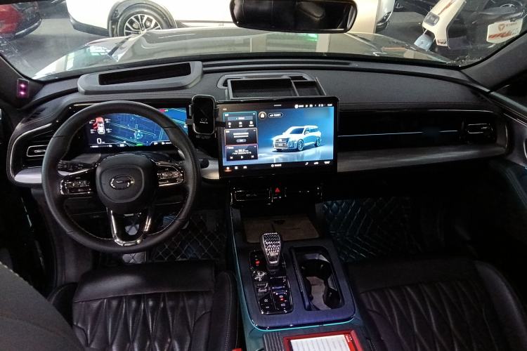 Used GAC Trumpchi GS8 2022 Dual-Engine Series 2.0TM Two-Wheel Drive Prestige Edition (7 Seats)
