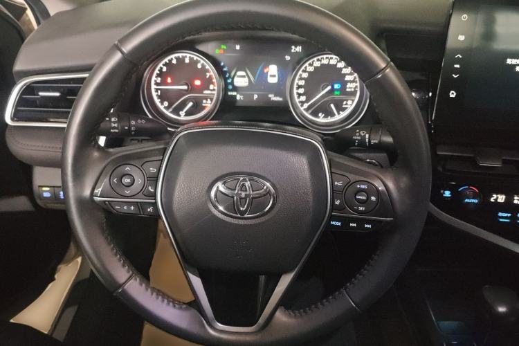 Used Toyota Camry 2021 2.0G Luxury Edition
