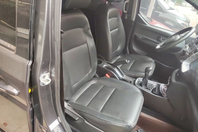 Used Jinbei Gold Hiace 2021 1.5L Passenger Van Travel Lion 6-Seater