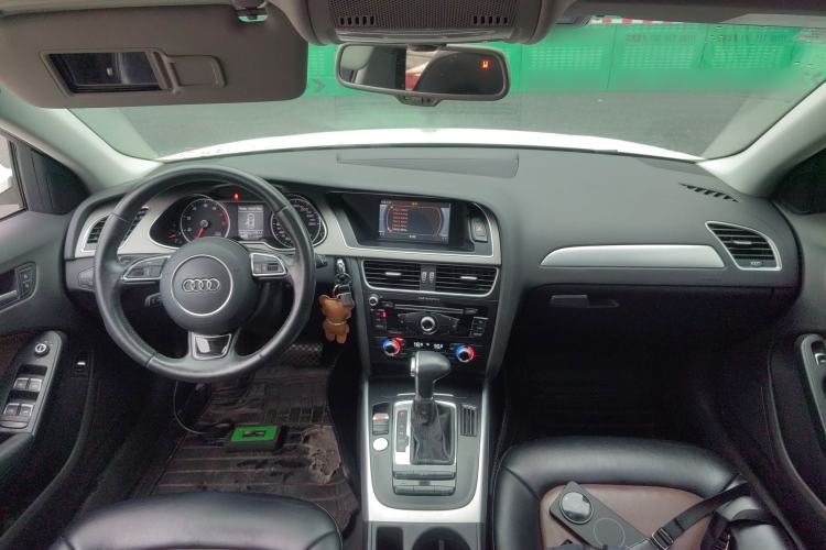 Used Audi A4L 2016 35 TFSI Collector's Edition Automatic Standard Model Center Console