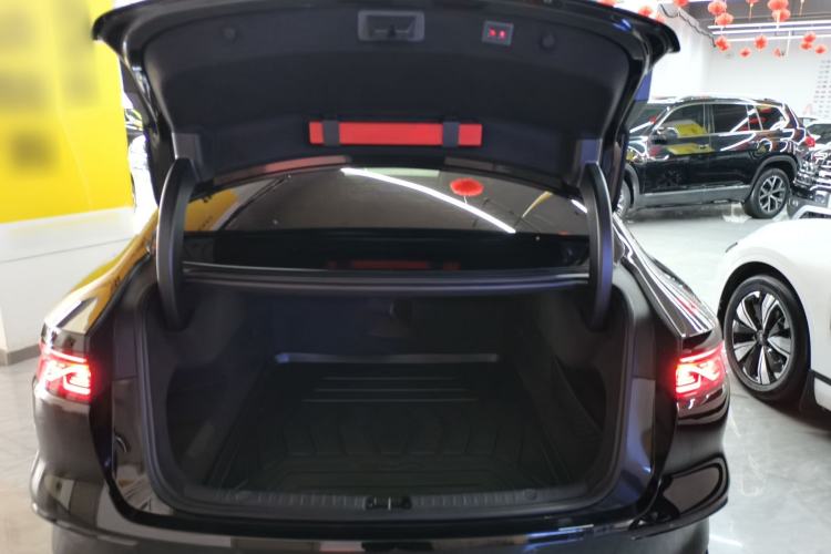 Used BYD Han 2024 DM-i Glory Edition 121KM Prestige Model Trunk